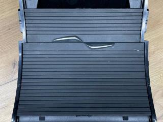 подстаканник BMW X1 F48 [рестайлинг] F48 2019, 1.5 л., бензин, 6МКПП, a300, внедорожник 5 дв., передний привод, правый руль, 9292557