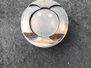 поршень BMW 3 серия F30/F31/F34 F30 2012, 2.0 л., N20 B20 A, бензин, АКПП, черный, седан, задний привод, правый руль, 7640166