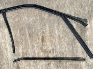 молдинг двери передней левой BMW X5 F15 2014, 4.0 л., дизель, АКПП, rubinschwarz metallic (x03), внедорожник 5 дв., полный привод, 7289667