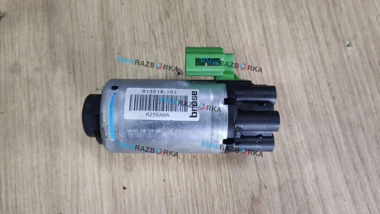 моторчик регулировки сиденья BMW 5 серия F07/F10/F11 2011, 3.0 л., i, N55 B30 A, бензин, АКПП, серый, седан, полный привод, 9130181 - фото №1