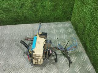 блок предохранителей Mitsubishi Galant 8 поколение [рестайлинг] (1998 - 2006), 2.5 л., бензин, АКПП