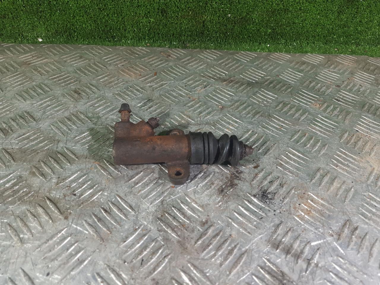 цилиндр сцепления рабочий Mazda 323 5 поколение 1997, 1.3 л., бензин, хетчбэк 3 дв. - фото №1