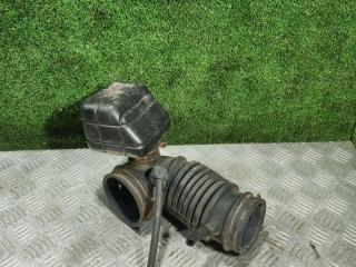 патрубок воздушного фильтра Mitsubishi Galant 8 поколение [рестайлинг] (1998 - 2006), 2.5 л., бензин, АКПП, MR212883