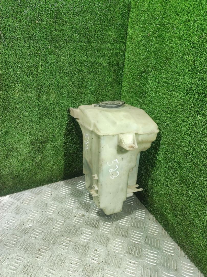 бачок омывателя Toyota Picnic 1 поколение XM10 2000, 2.2 л., дизель, МКПП, минивэн - фото №1