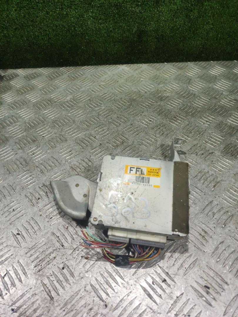 Блок управления ABS/ESP Toyota Picnic 1 поколение XM10 2000, 2.2 л., дизель, МКПП, минивэн, 8954044090 - фото №1