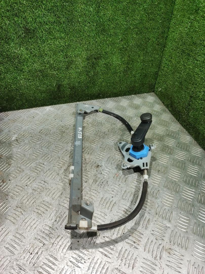 стеклоподъемник задний левый Citroen Xantia 1 поколение 1997, 1.8 л., бензин, МКПП, универсал - фото №1