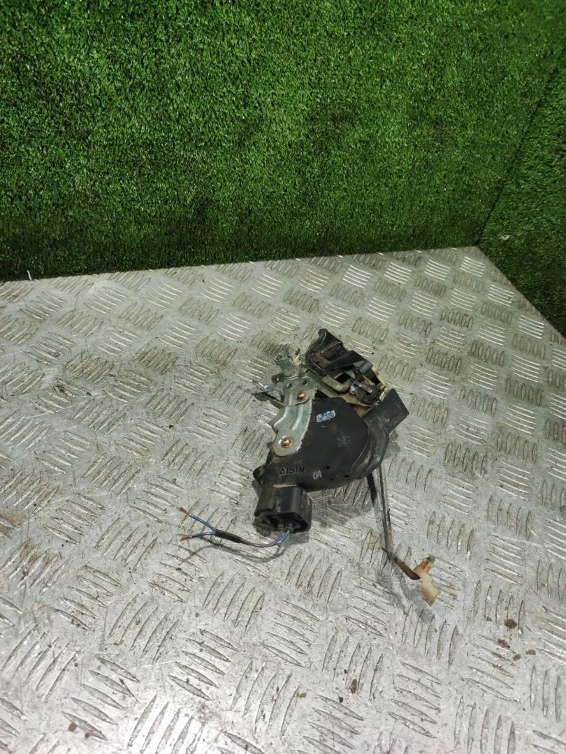 замок двери задней правой Toyota Picnic 1 поколение XM10 2000, 2.0 л., 3S-FE, бензин, МКПП, минивэн - фото №1