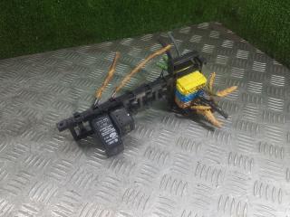 блок предохранителей Audi 100 С3 [рестайлинг] 1988, 1.8 л., бензин, МКПП, седан