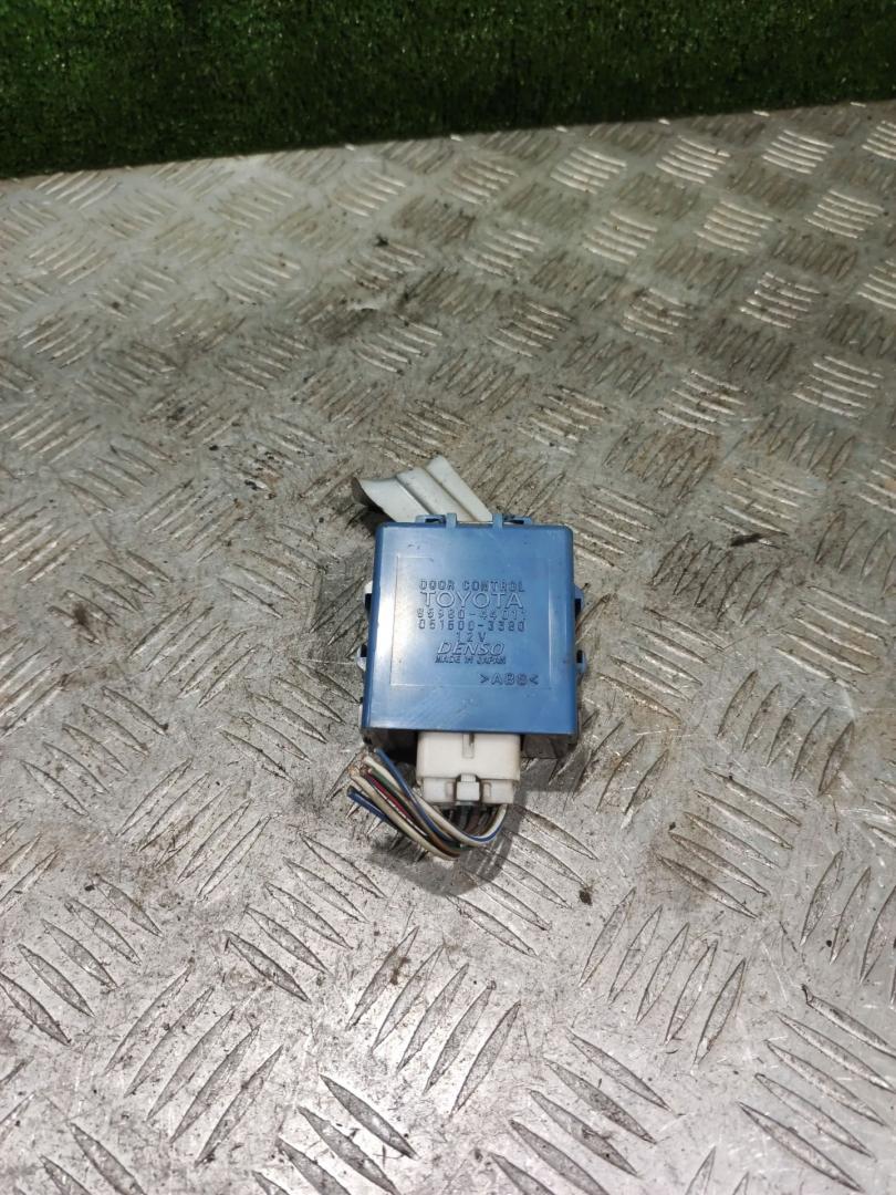 блок управления центральным замком Toyota Picnic 1 поколение XM10 2000, 2.0 л., 3S-FE, бензин, МКПП, минивэн, 8598044011 - фото №1