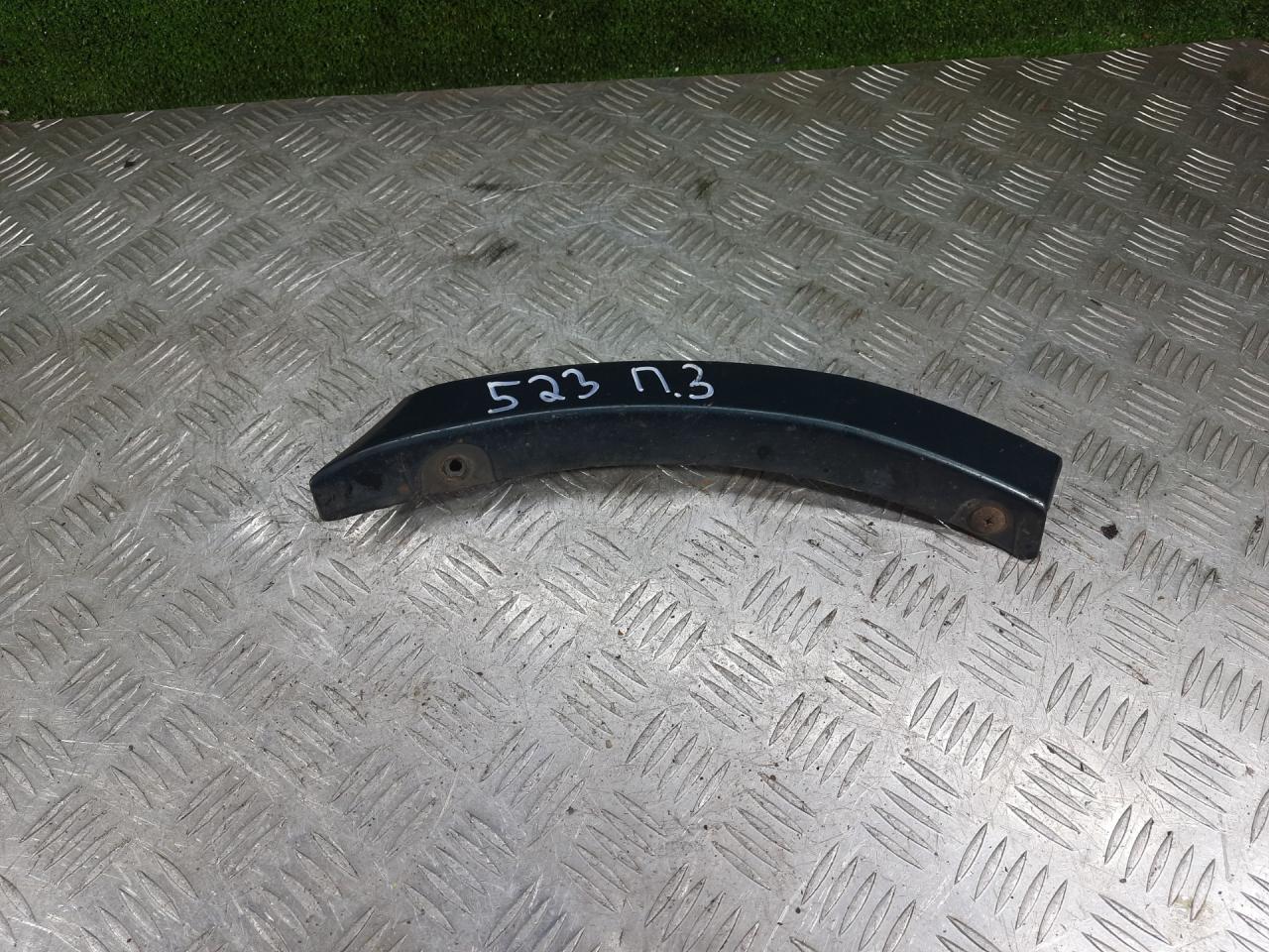 молдинг заднего бампера Toyota Picnic 1 поколение XM10 2000, 2.2 л., дизель, МКПП, минивэн - фото №1