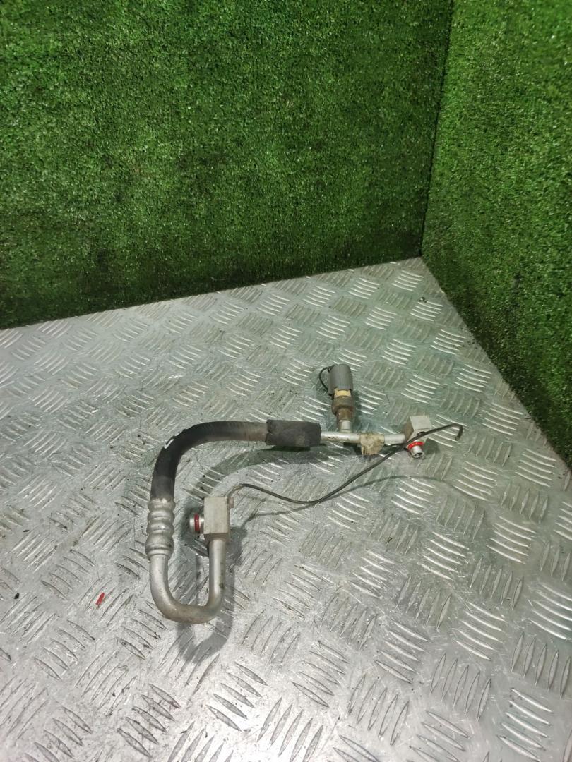 трубка кондиционера Dodge Caravan 4 поколение 2001, 2.4 л., бензин, АКПП, минивэн - фото №1