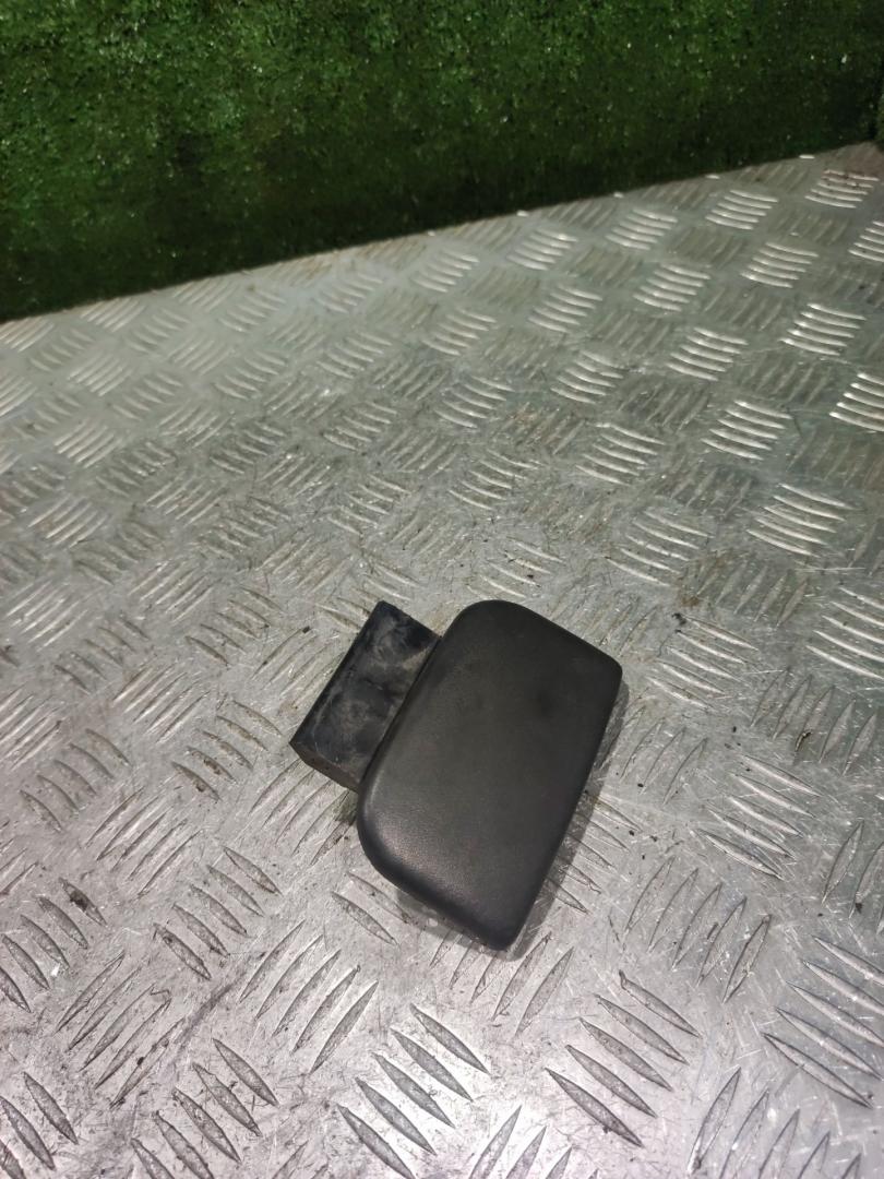 ручка наружная Peugeot 106 1 поколение 1996, 1.1 л., бензин, МКПП, хетчбэк 3 дв. - фото №1