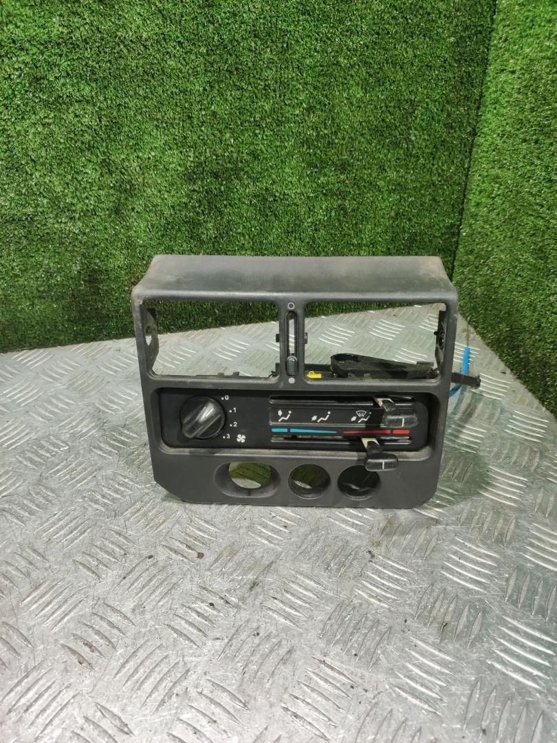 блок управления печки / климат-контроля Peugeot 106 1 поколение 1996, 1.1 л., бензин, МКПП, хетчбэк 3 дв. - фото №1