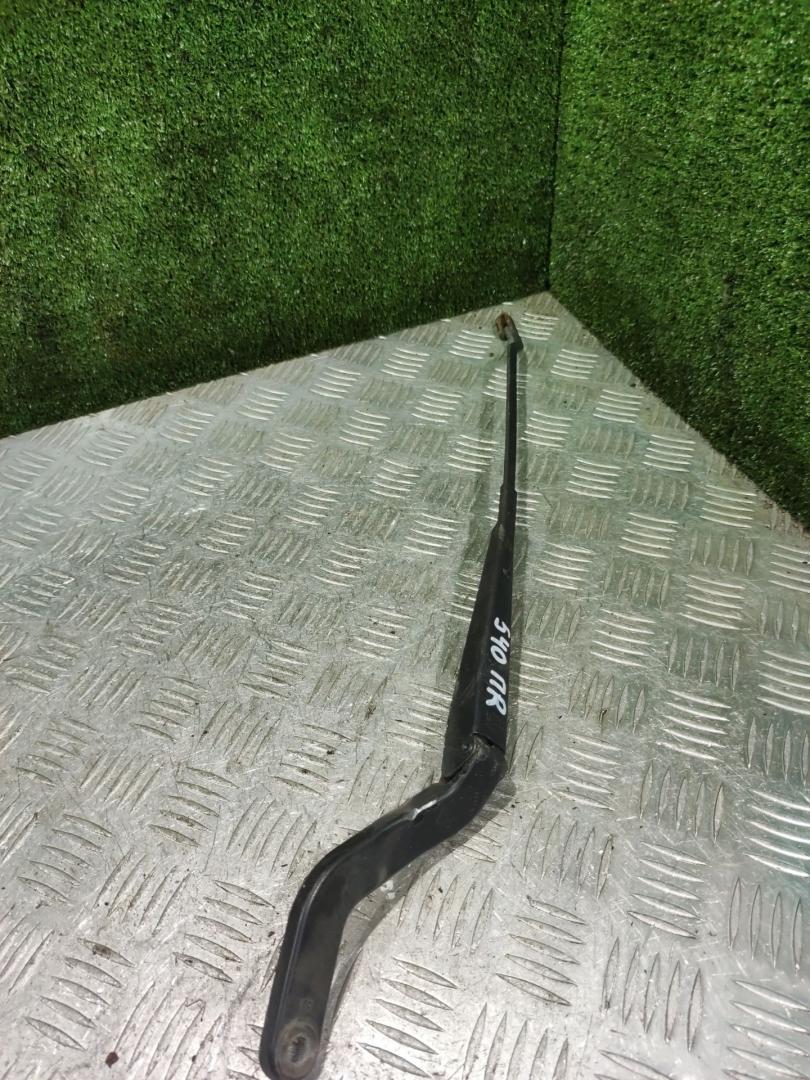 щеткодержатель (поводок стеклоочистителя, дворник) Peugeot 106 1 поколение 1996, 1.1 л., бензин, МКПП, хетчбэк 3 дв. - фото №1