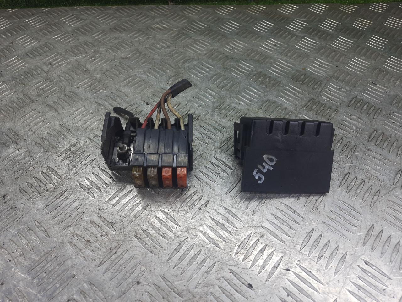 блок предохранителей Peugeot 106 1 поколение 1996, 1.1 л., бензин, МКПП, хетчбэк 3 дв. - фото №1