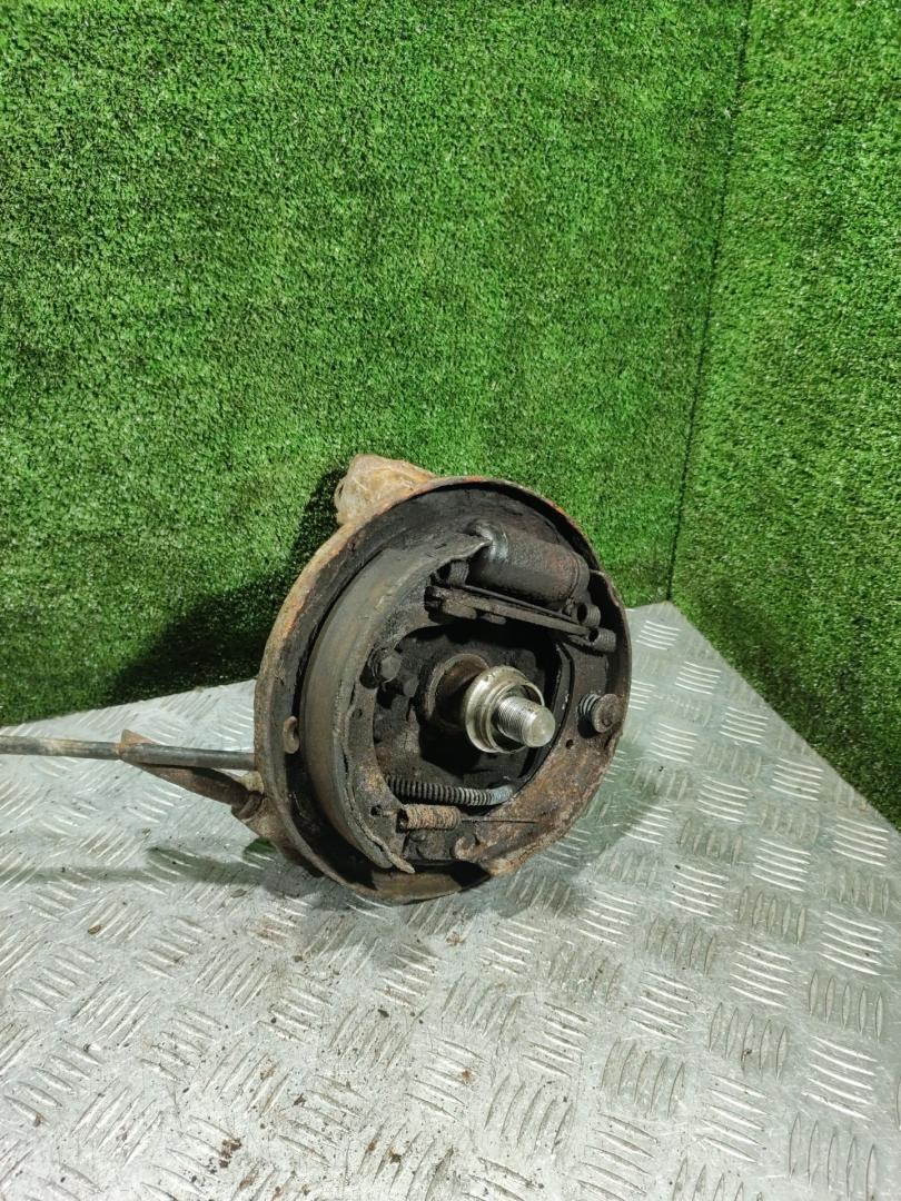 кулак задний левый Ford Mondeo 2 поколение 1997, 1.8 л., дизель, МКПП, хетчбэк 5 дв. - фото №1