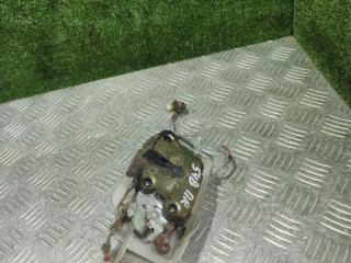 замок двери передней правой Toyota Corolla 7 поколение (E100) 1997, 1.3 л., 4E-FE, бензин, МКПП, хетчбэк 3 дв.