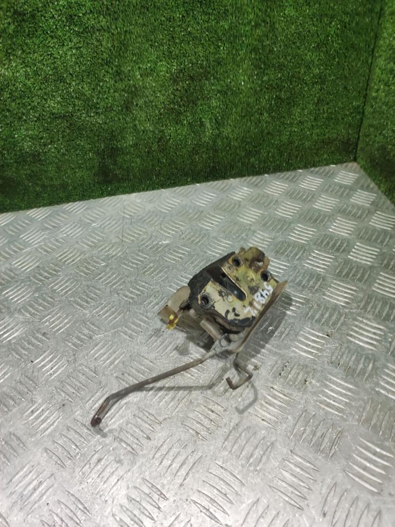 замок двери передней левой Toyota Corolla 7 поколение (E100) 1997, 1.3 л., 4E-FE, бензин, МКПП, хетчбэк 3 дв. - фото №1