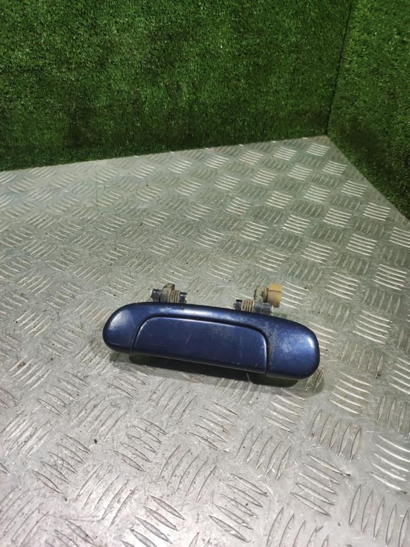 ручка наружная задняя левая Mazda 323 6 поколение 2000, 1.5 л., бензин, МКПП, седан - фото №1