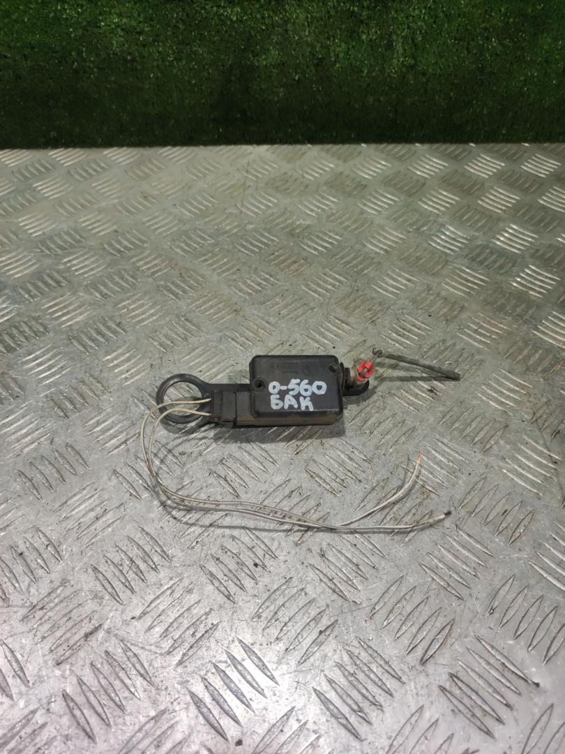 активатор замка крышки топливного бака Renault Safrane 1 поколение 1996, 2.2 л., бензин, МКПП, хетчбэк 5 дв. - фото №1