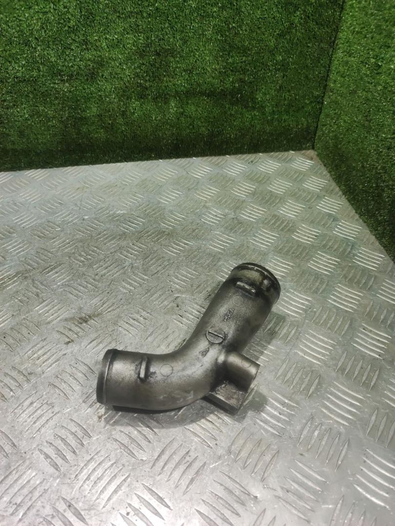 патрубок интеркулера Nissan Almera Tino V10 2003, 2.2 л., дизель, МКПП, минивэн - фото №1