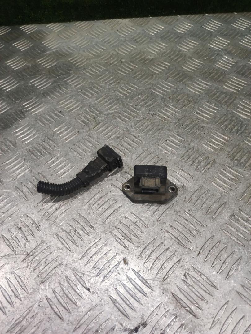 блок управления (другие) Hyundai Elantra XD 2001, 1.6 л., бензин, МКПП, хетчбэк 5 дв., 3938022040 - фото №1