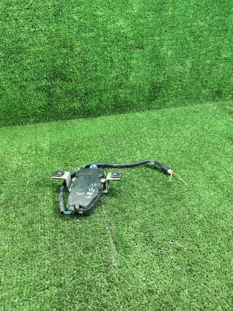 активатор замка багажника Suzuki Baleno 1 поколение 2000, 1.8 л., бензин, МКПП, универсал - фото №1