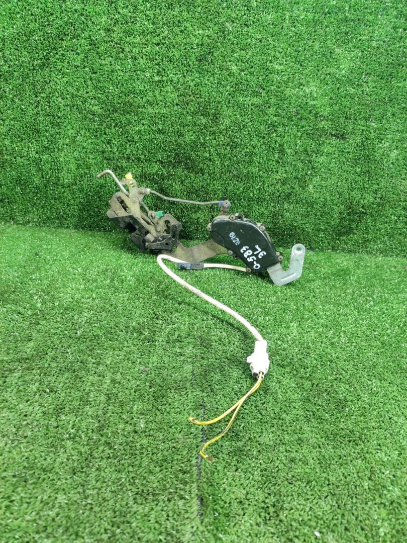 замок двери задней левой Suzuki Baleno 1 поколение 2000, 1.8 л., бензин, МКПП, универсал - фото №1