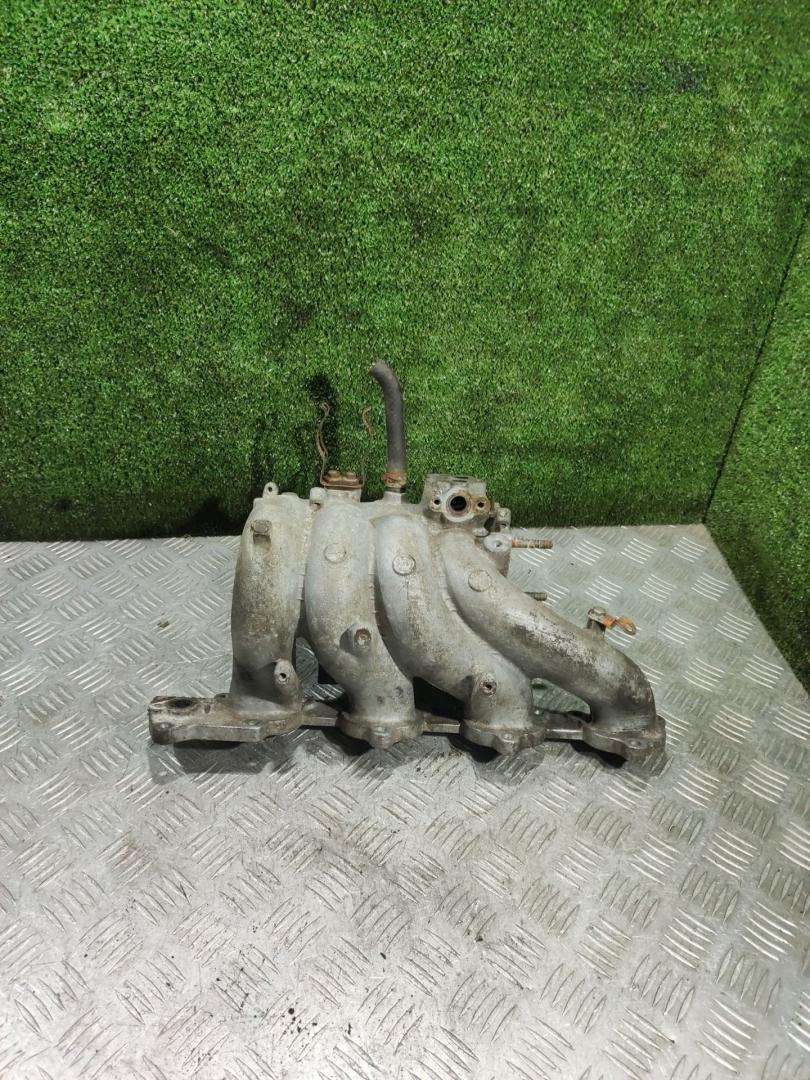 коллектор впускной Suzuki Baleno 1 поколение 2000, 1.8 л., бензин, МКПП, универсал - фото №1