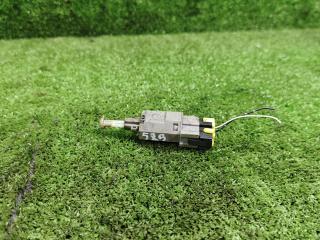 Датчик педали тормоза (лягушка) Mazda 626 GF 1998, 2.0 л., бензин, МКПП, универсал