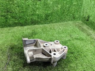 кронштейн двигателя Renault Laguna 1 поколение 1998, 1.8 л., бензин, МКПП, хетчбэк 5 дв., 7700817176F