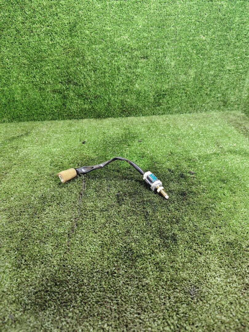 Датчик педали тормоза (лягушка) Toyota Carina E 1 поколение T190 1997, 2.0 л., 3S-FE, бензин, МКПП, седан - фото №1