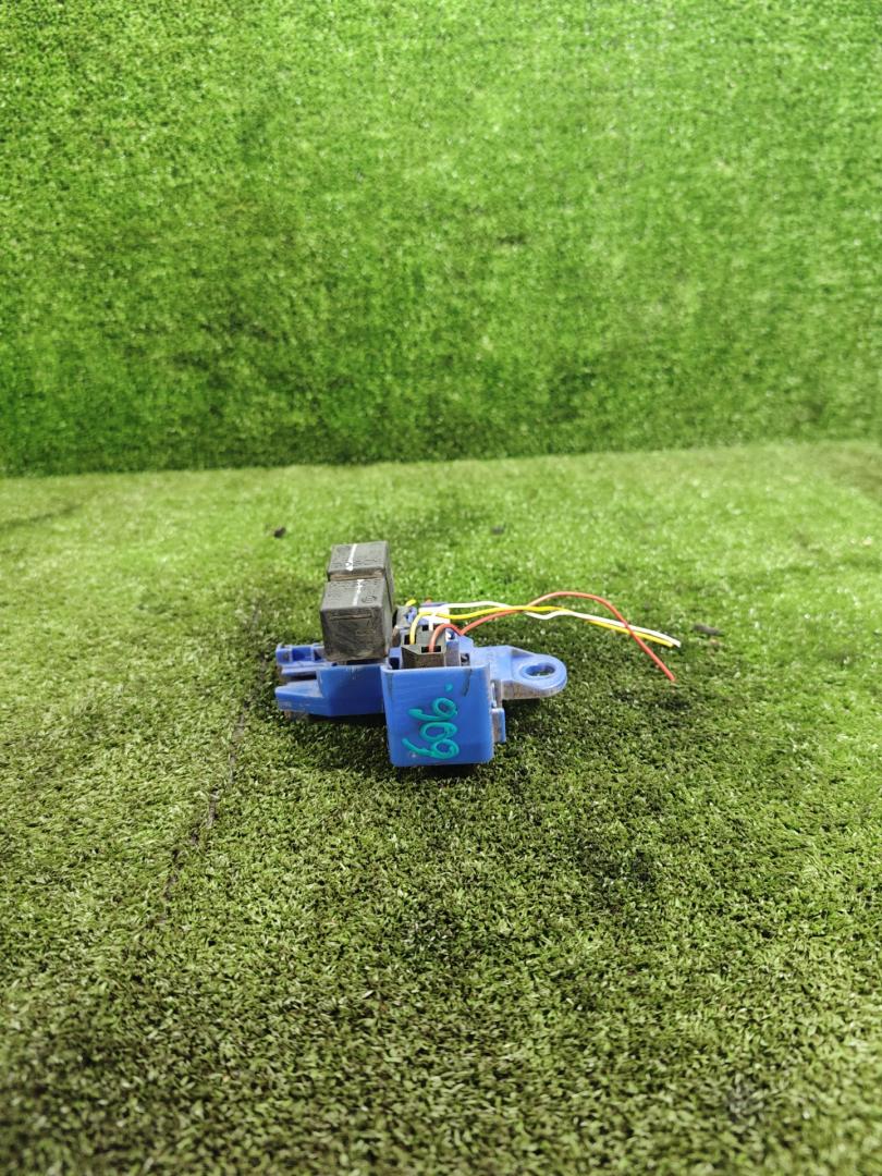 блок реле Toyota Carina E 1 поколение T190 1997, 2.0 л., 3S-FE, бензин, МКПП, седан, 0332019167 - фото №1