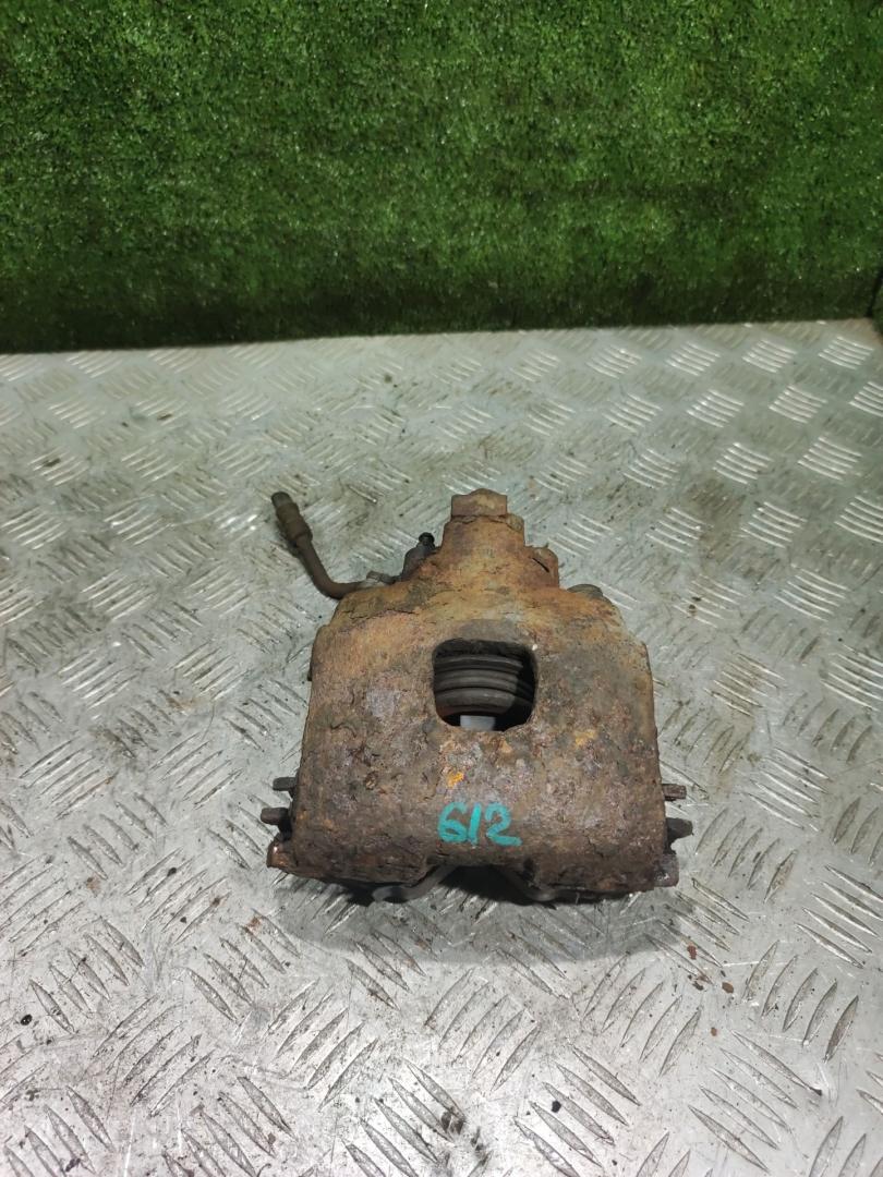 суппорт передний правый Chrysler 300M 1 поколение 2002, 2.7 л., бензин, АКПП, седан - фото №1