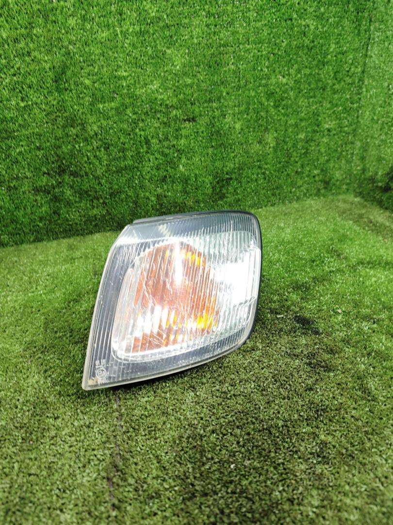 поворотник левый Toyota Picnic 1 поколение XM10 2000, 2.2 л., дизель, МКПП, минивэн - фото №1