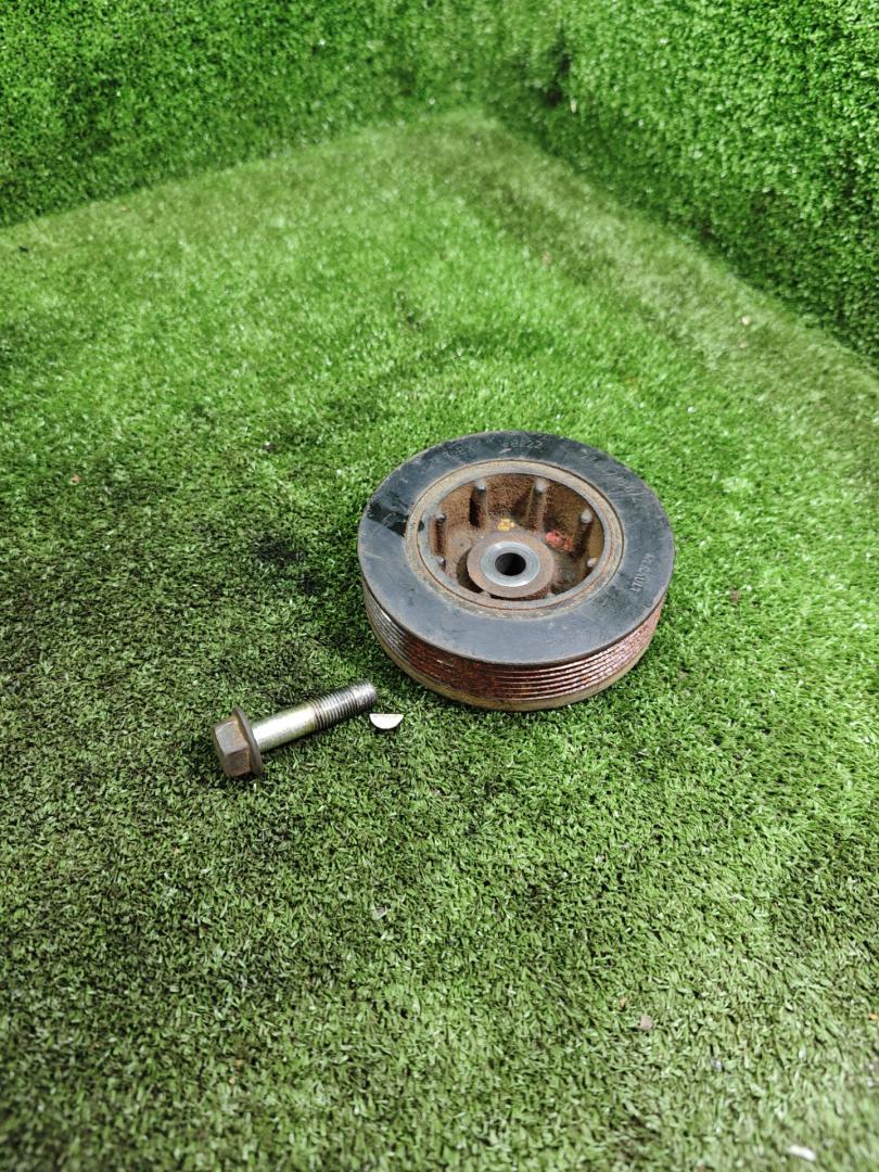 шкив коленвала Renault Laguna 1 поколение 1997, 1.8 л., бензин, МКПП, хетчбэк 5 дв., 7700738072 - фото №1