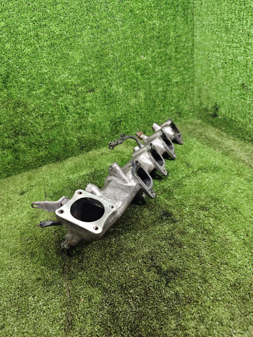 коллектор впускной Toyota Picnic 1 поколение XM10 2000, 2.2 л., дизель, МКПП, минивэн - фото №1