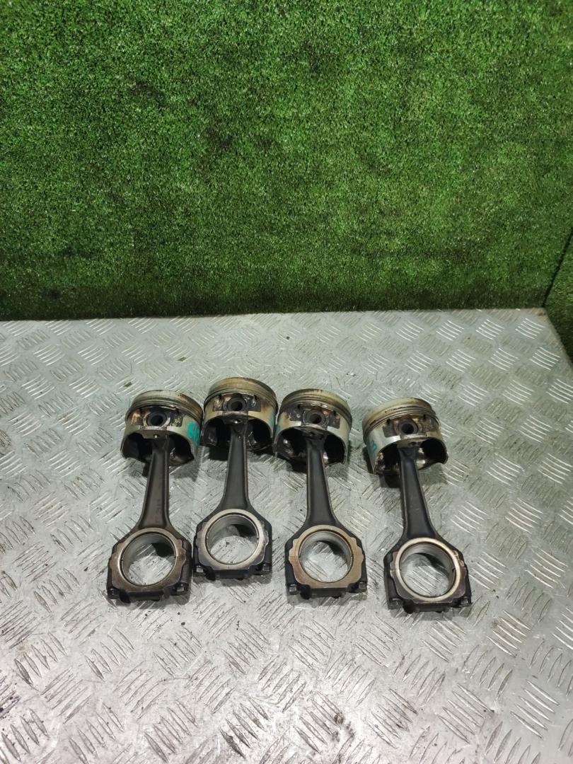 поршень Renault Laguna 1 поколение 1997, 1.8 л., бензин, МКПП, хетчбэк 5 дв. - фото №1