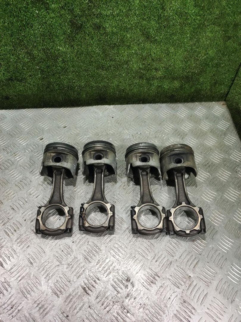 поршень Toyota Picnic 1 поколение XM10 2000, 2.2 л., дизель, МКПП, минивэн - фото №1