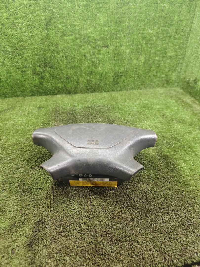 подушка безопасности водителя Mitsubishi Space Wagon 3 поколение (Typ N50) 2000, 2.4 л., GDi, бензин, МКПП, минивэн - фото №1