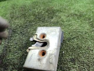 замок двери передней правой Audi 100 С3 1984, 1.8 л., бензин, МКПП, седан