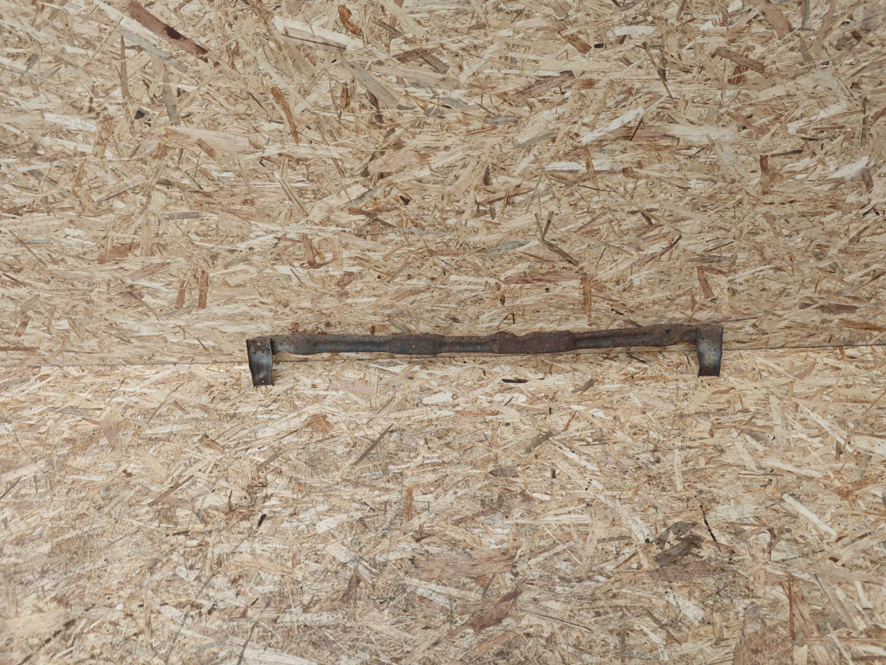 балка под радиатор Mitsubishi Space Wagon 3 поколение (Typ N50) 2000, 2.4 л., GDi, бензин, МКПП, минивэн - фото №1