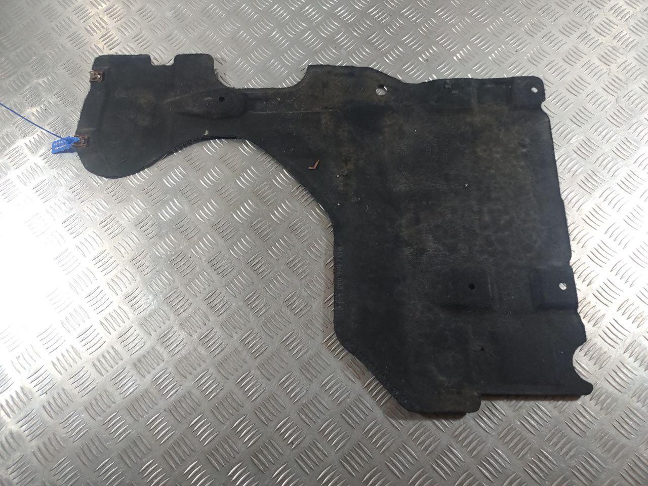 защита днища Audi A8 D4/4H 2012, 4.2 л., CDRA, бензин, АКПП, седан, 4H04H4825213C, 4H0825213C, 4H4825213C - фото №1