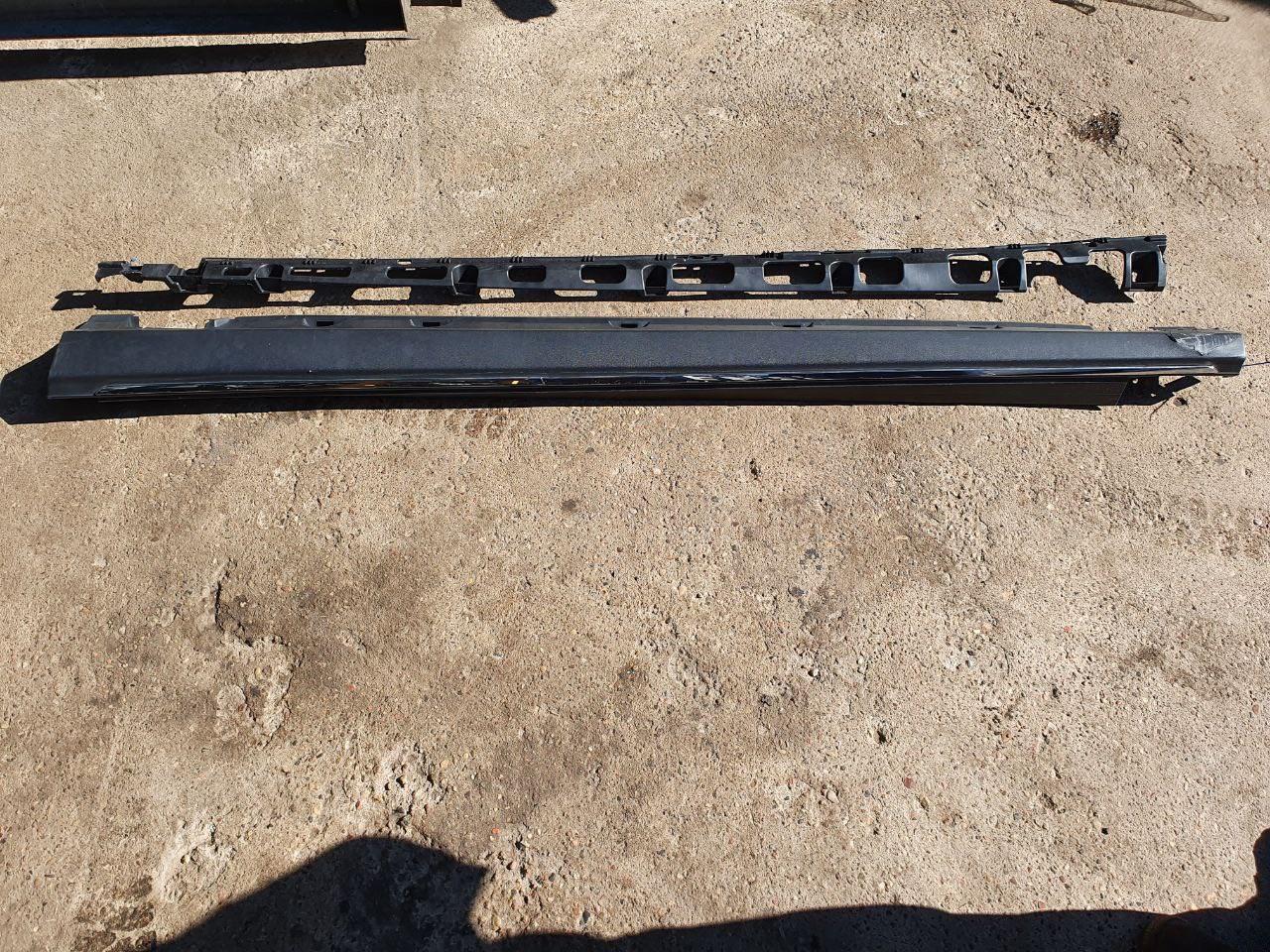 накладка на порог Mercedes-Benz GLS-Класс X166 2017, 4.7 л., M 278.928, бензин, АКПП, внедорожник 5 дв., A1666900540, A1666980454 - фото №1