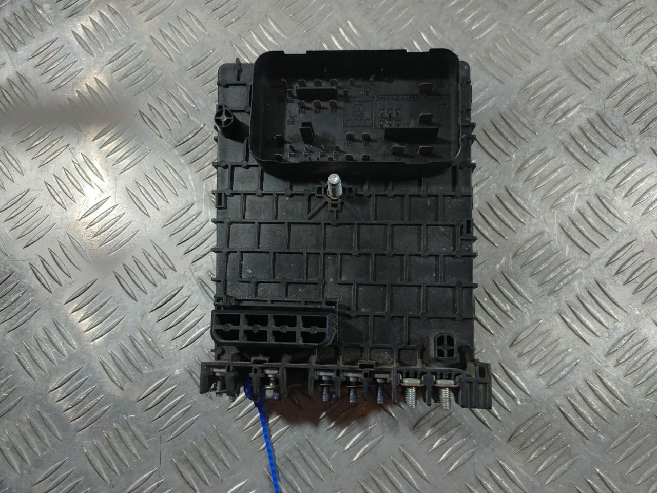 блок предохранителей Volkswagen Passat CC 1 поколение 2010, 2.0 л., CCZB, бензин, АКПП, купе, 3C0937125 - фото №1