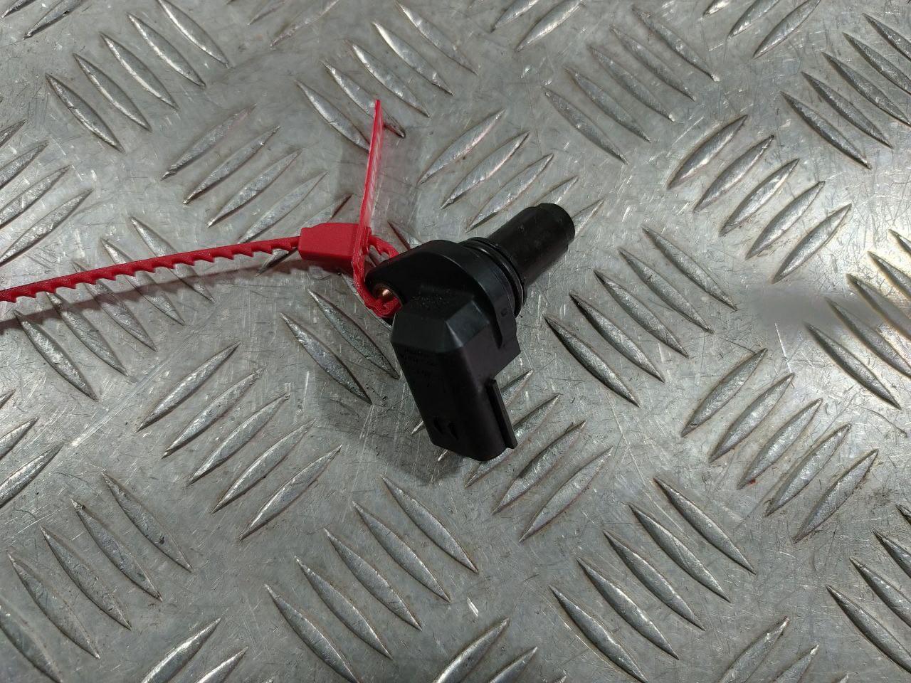 датчик распредвала Jaguar XF X260 2017, 3.0 л., 306PS, бензин, АКПП, купе, 8W9360255AA, LR014372, LR001397, AJ811224, 6G9N12K073BB, 31272689 - фото №1