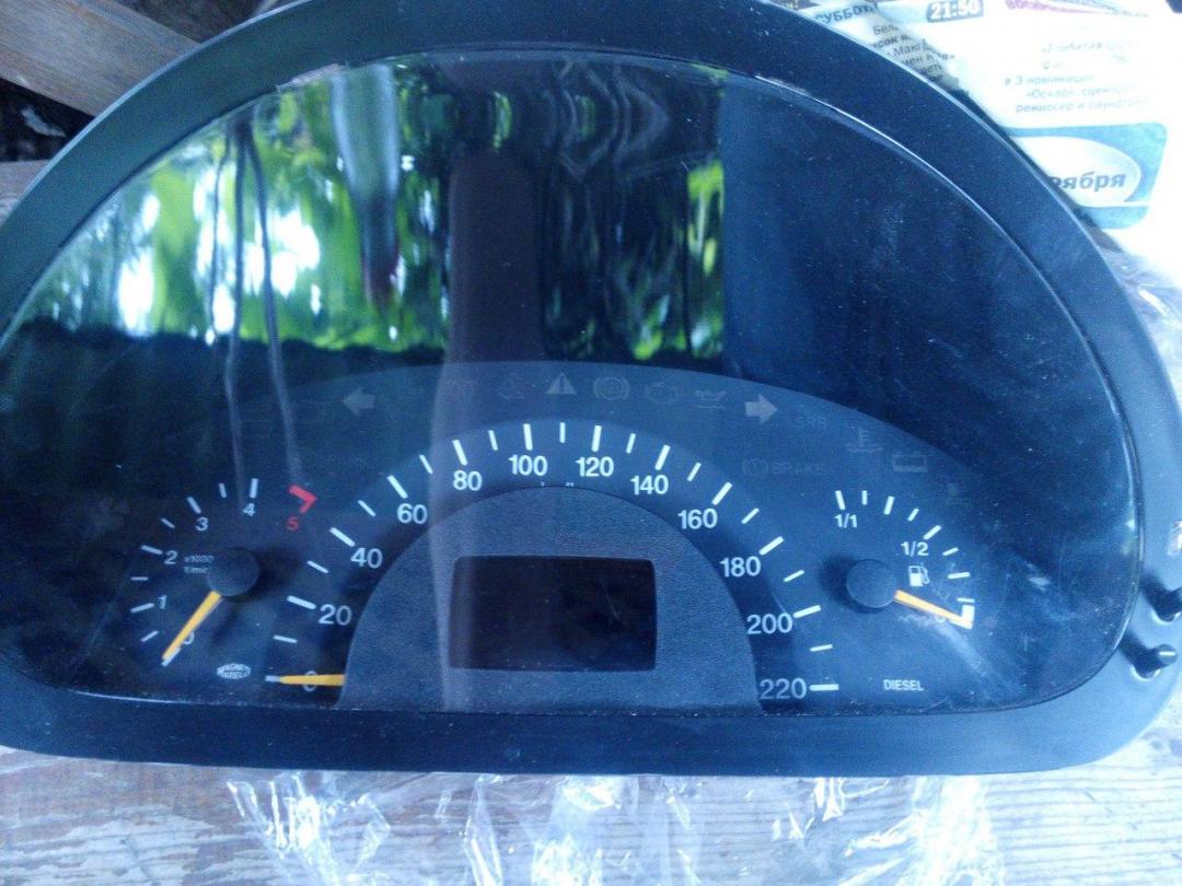щиток приборов (приборная панель) Mercedes-Benz Viano W639 2006, 2.2 л., дизель, МКПП, минивэн, A6394460321 - фото №1