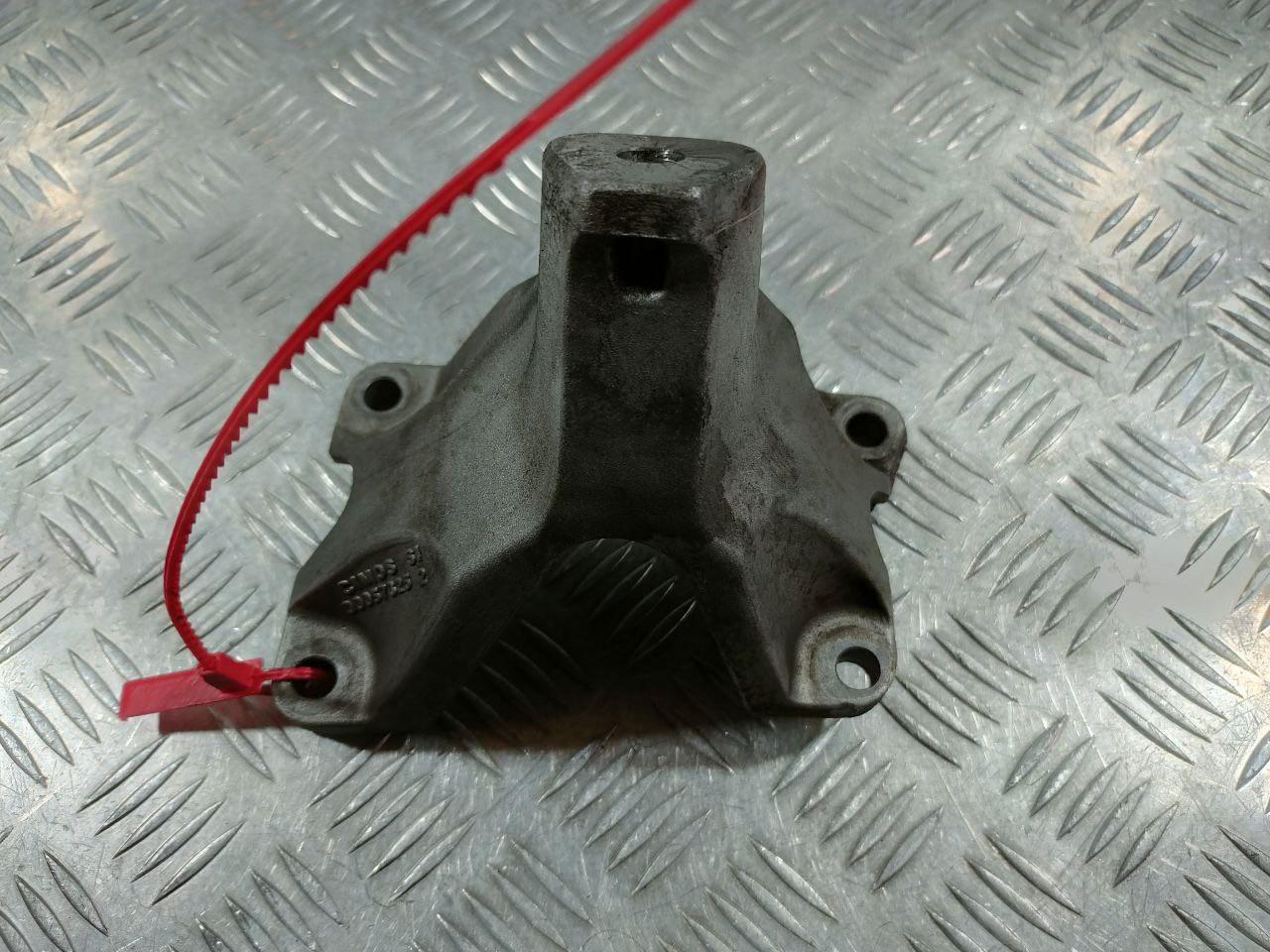 кронштейн двигателя Audi A5 8T 2010, 3.2 л., CALA, бензин, АКПП, купе, 8K0199307AS, 8K0199307BF - фото №1