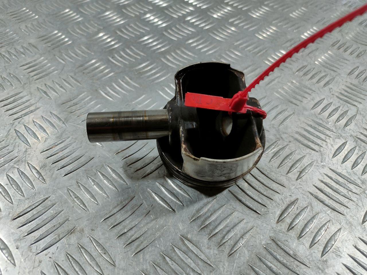 поршень Audi A8 D4/4H 2011, 3.0 л., CGWC, бензин, АКПП, седан, EPNS1341R, 06E107065DM, 06E198151B, 028PI00125000, 028RS001240N0, 028RS001240N2 - фото №1