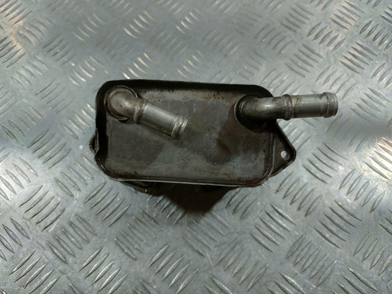 теплообменник масляного фильтра Audi A6 4F/C6 2007, 3.2 л., BKH, бензин, АКПП, седан, 06E117021G, 06E117021L - фото №1